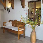 Schloss Schaenke Garni 3*
