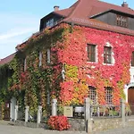 Schloss Schaenke Garni