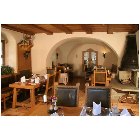 Schloss Schaenke Garni 3*