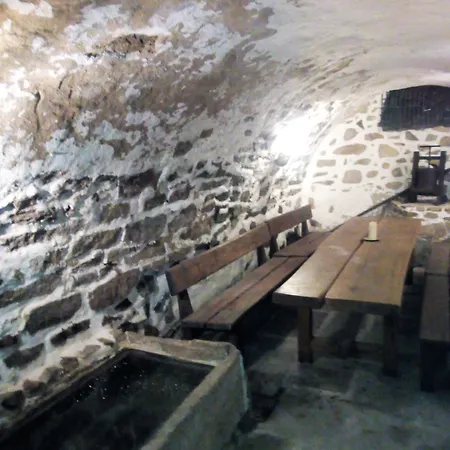 Schloss Schaenke Garni Pensión 3*