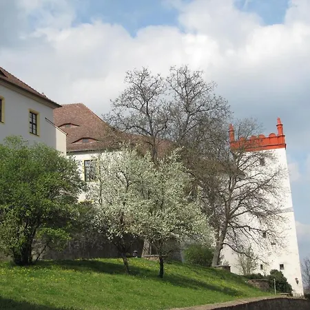 Schloss Schaenke Garni 3*