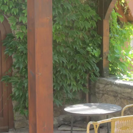 Schloss Schaenke Garni Pensión 3*