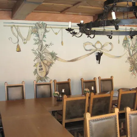 Schloss Schaenke Garni