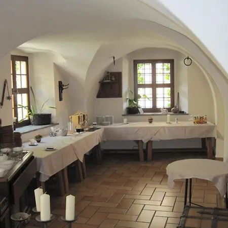 Schloss-schaenke Garni Guest house