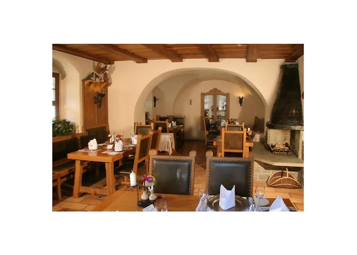 Schloss Schaenke Garni 3*