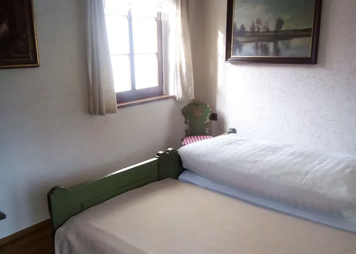 Guest house Schloss Schaenke Garni 3*